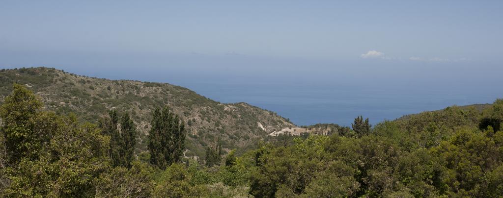 T'Aloni Hotel Chortata Exterior photo